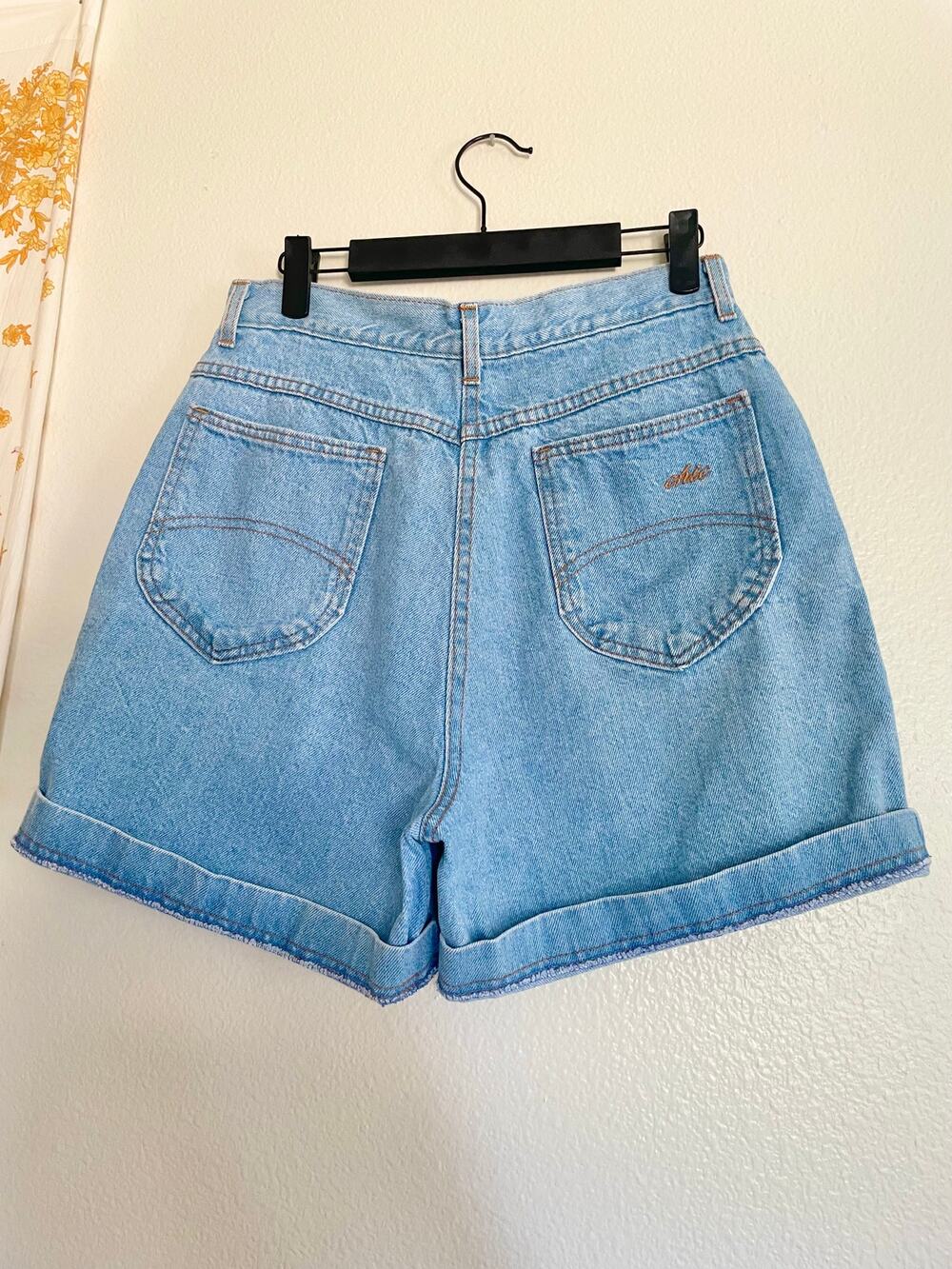 Vintage Chic Light Wash High Waisted Denim Shorts Made in USA Size 12